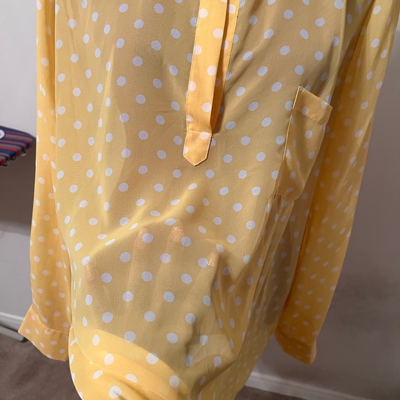 Nordstrom Ladies button down blouse with collar. - Picture 10 of 13